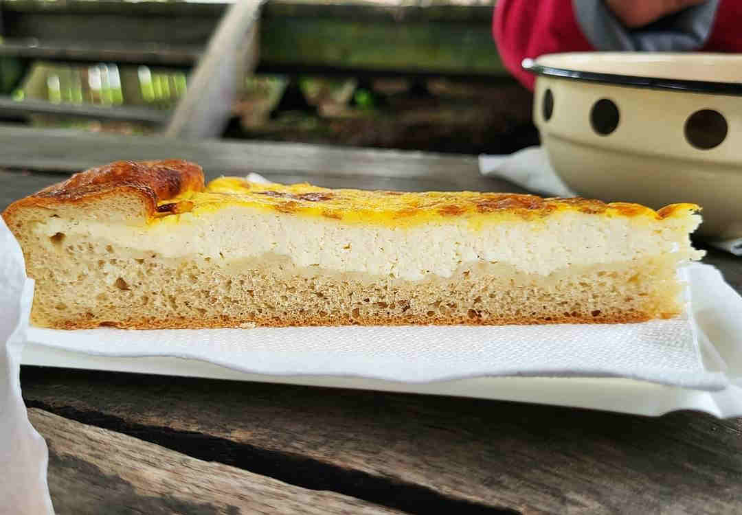 Sirova zavihanka pekač, domača tradicionalna pogača iz Rogatca - slika 2