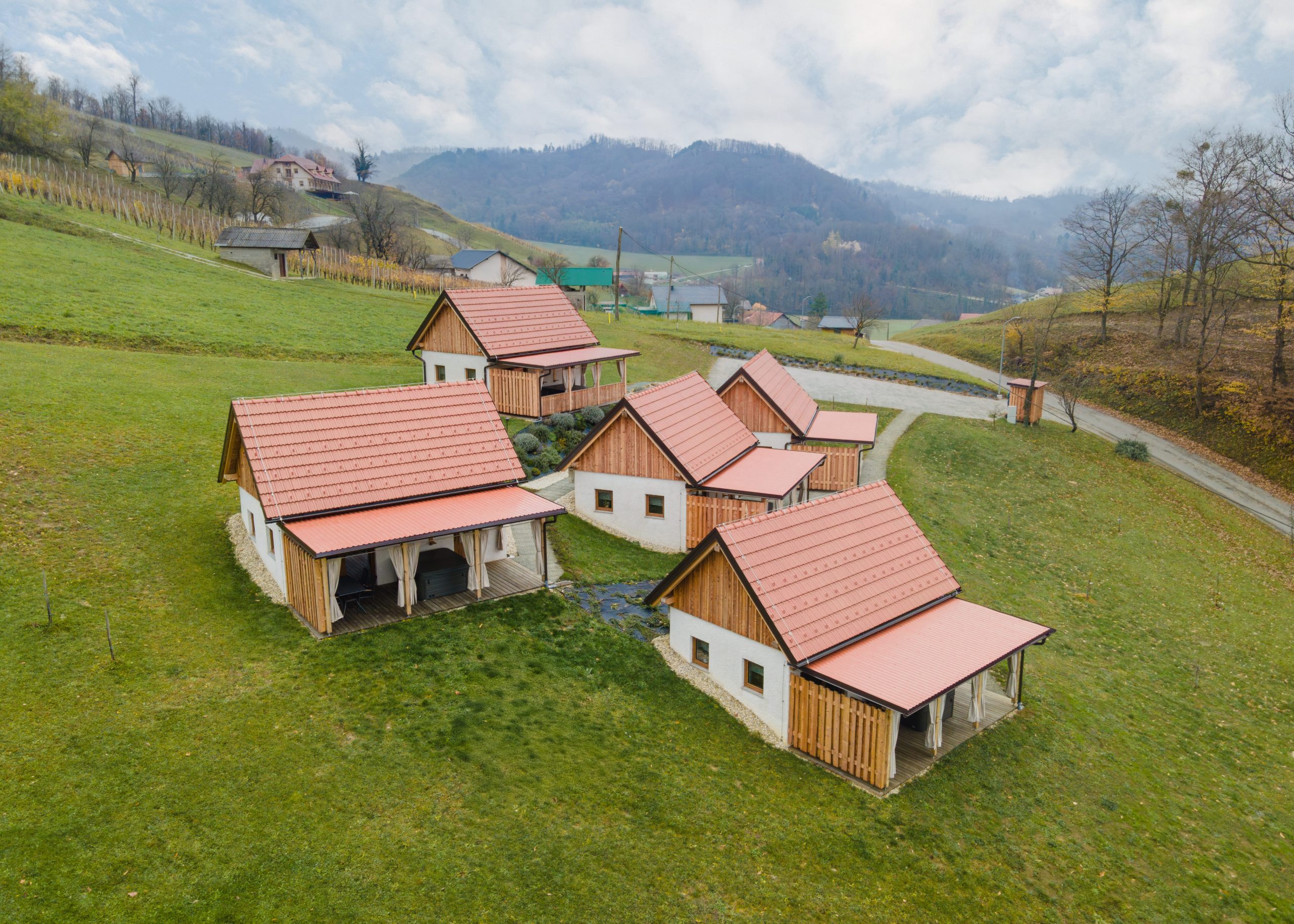 Glamping hiške Pod Donačko goro za vikend oddih v Rogatcu
